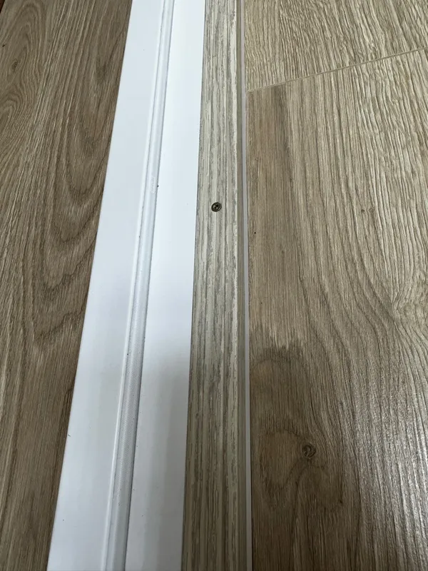 Порог угловой ПУ 04.2700.059 Бетон скай