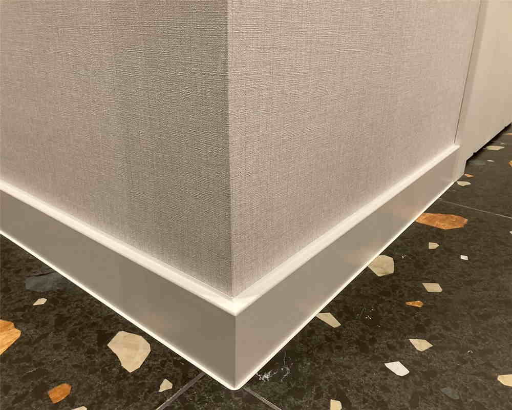 Плинтус ХДФ Dollken Cubu Flex Life XL 60 мм х 2,5 м 5012 Белый