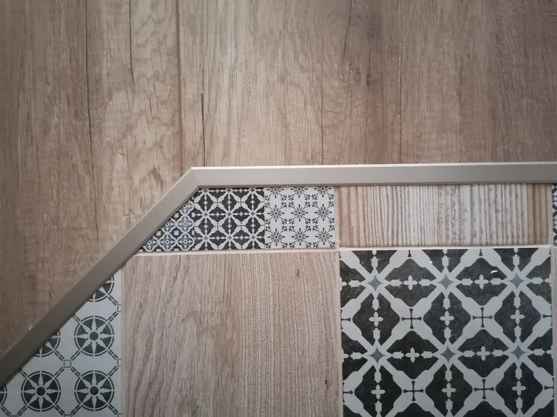 Алюминиевый  профиль ПТ-18 (659)  бронза/глянец 2,7 м