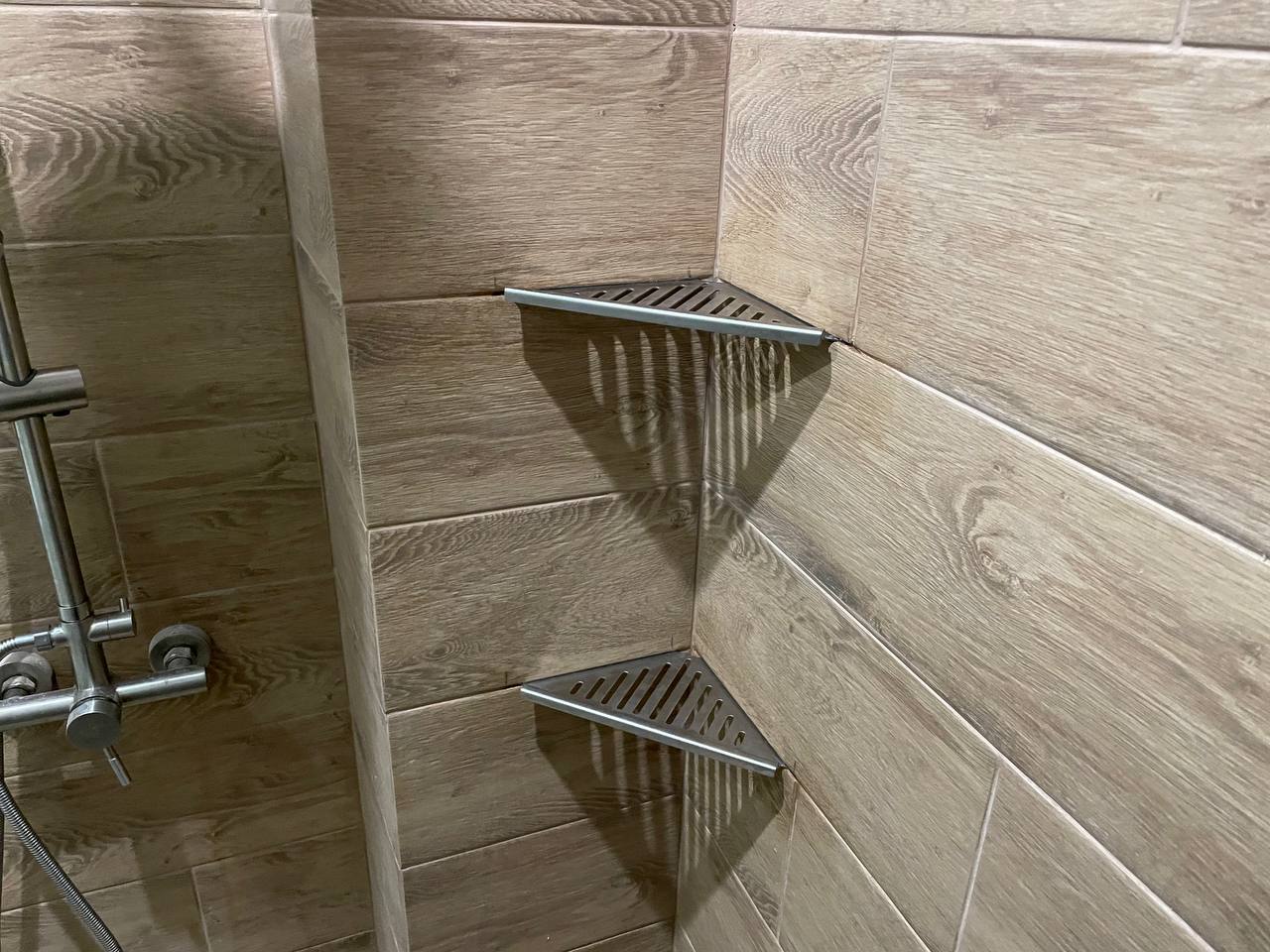 Полка для душа нержавеющая сталь "Дядюшка Плинтус" 50*160*270. Сатин