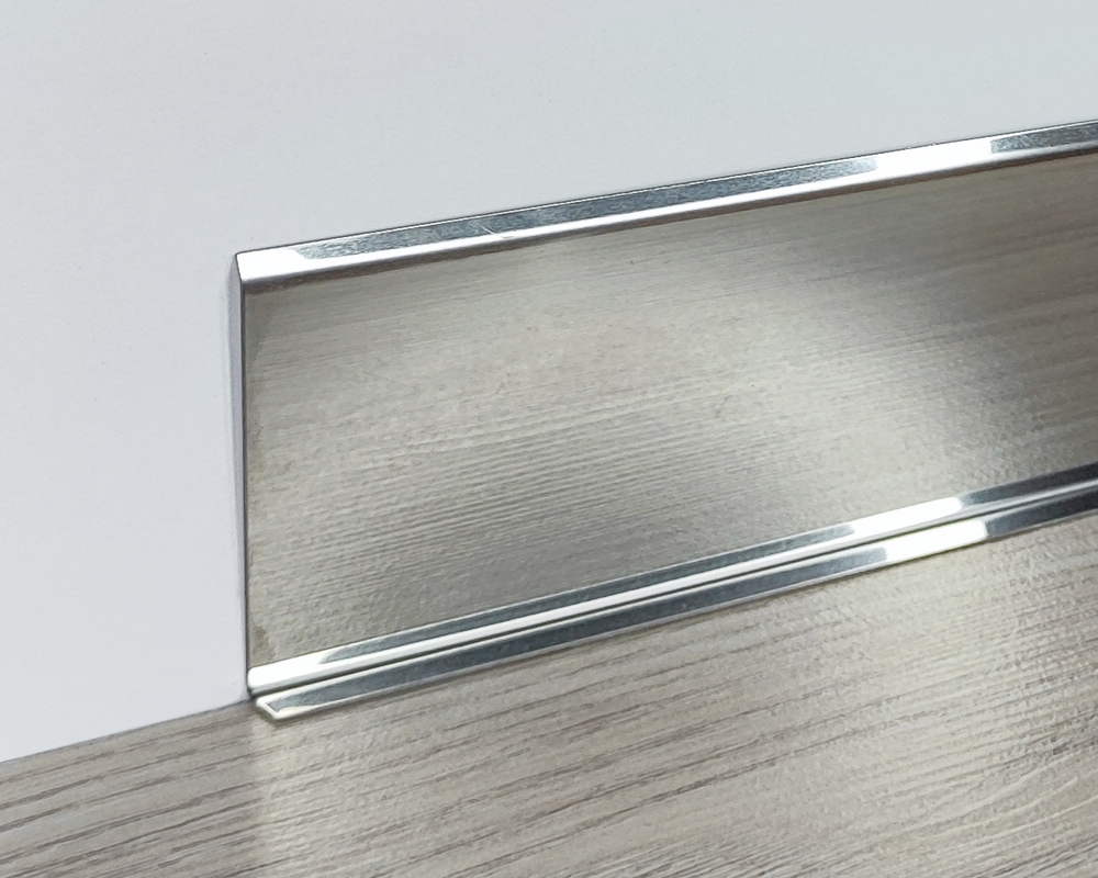 Плинтус из нержавеющей стали BTAC 60A полированный