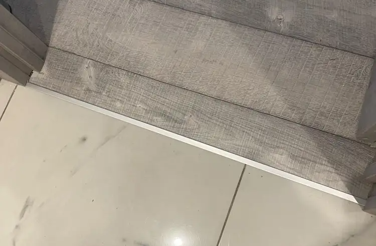 Профиль Т-образный латунь хромированная 20мм 2,7м MSPCROC 209