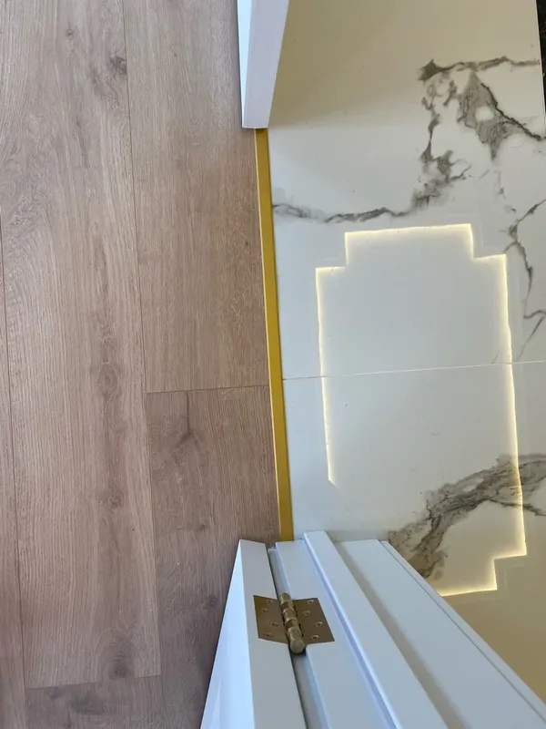 Профиль стыкоперекрывающий ЛС 10НСМ(304).2700.002 2,7 м Золото