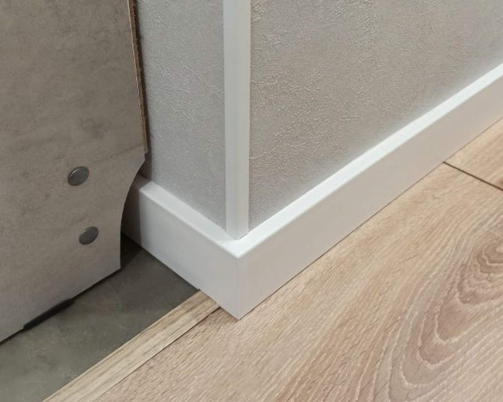 Плинтус ХДФ Dollken Cubu Flex Life 100 мм х 2,5 м 1013 (5012) Белый