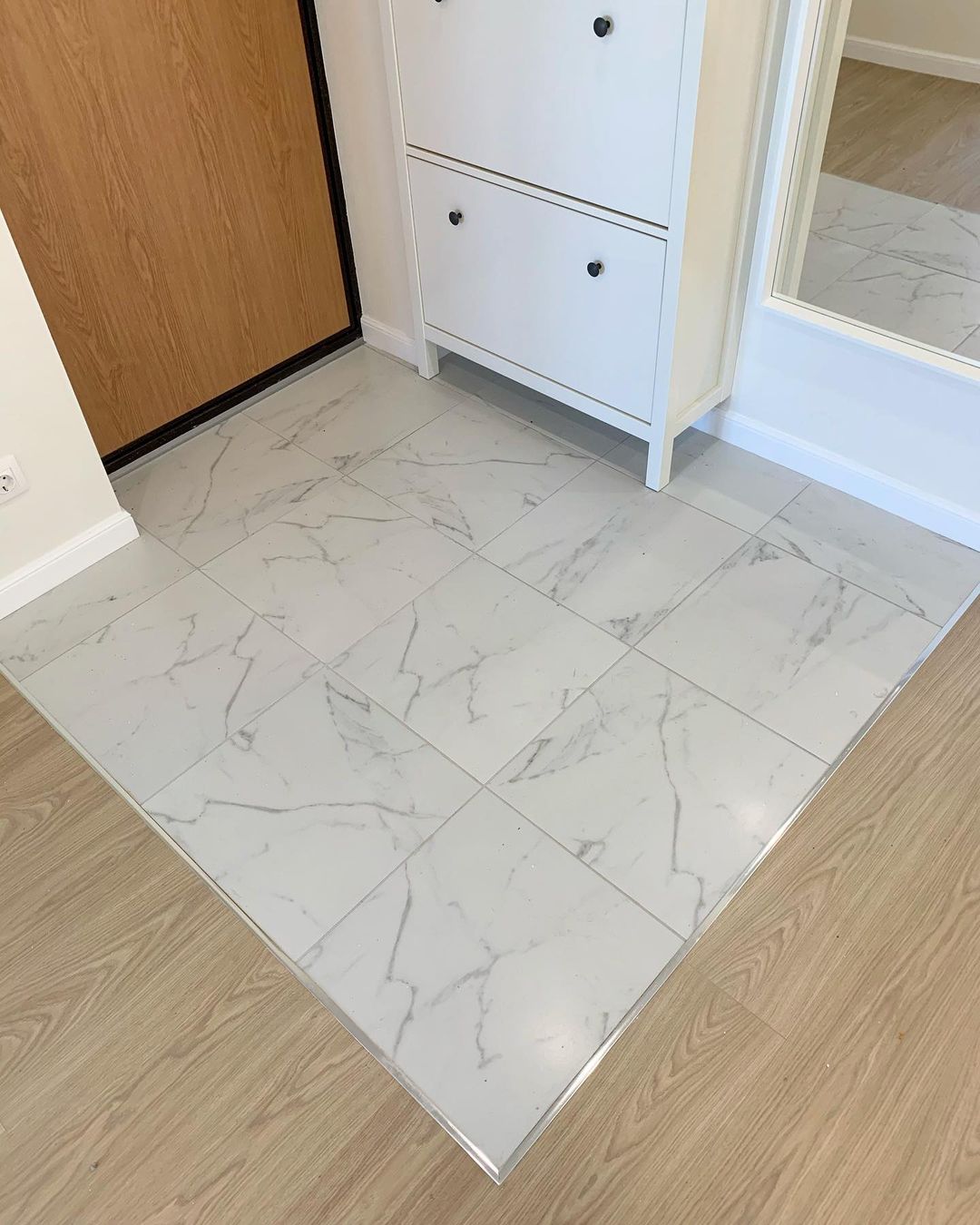 Алюминиевый  профиль ПТ-18 (659)  серебро/мат 2,7 м