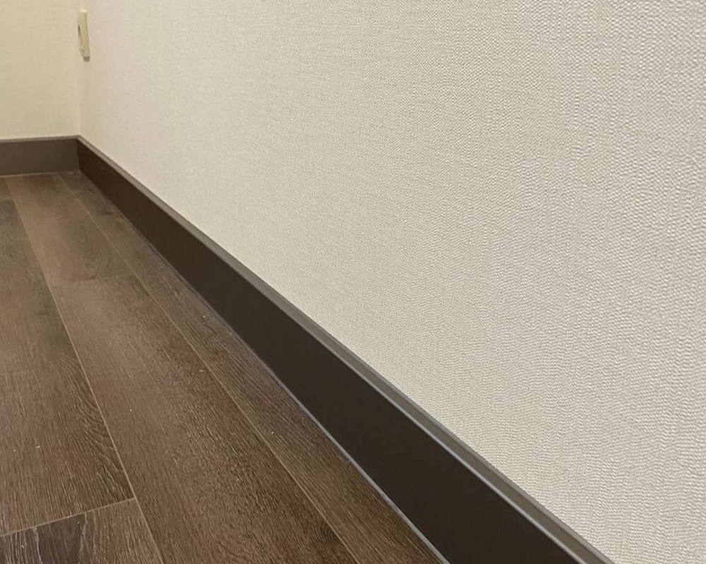 Плинтус ХДФ Dollken Cubu Flex Life 80мм х 2,5 м 1245 Шампань