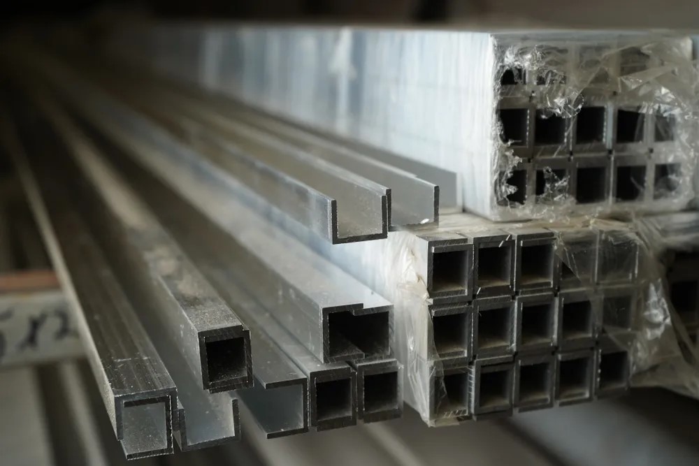 Швеллер 10*15*10 мм Шв 03.2000.502л Золото. Цена за 5 штук.