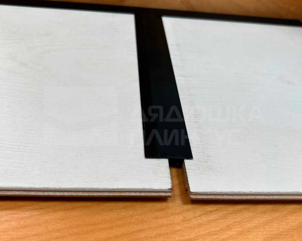 Профиль НЕПЛИНТУС UL20X6-03 20х6х2000мм Черный