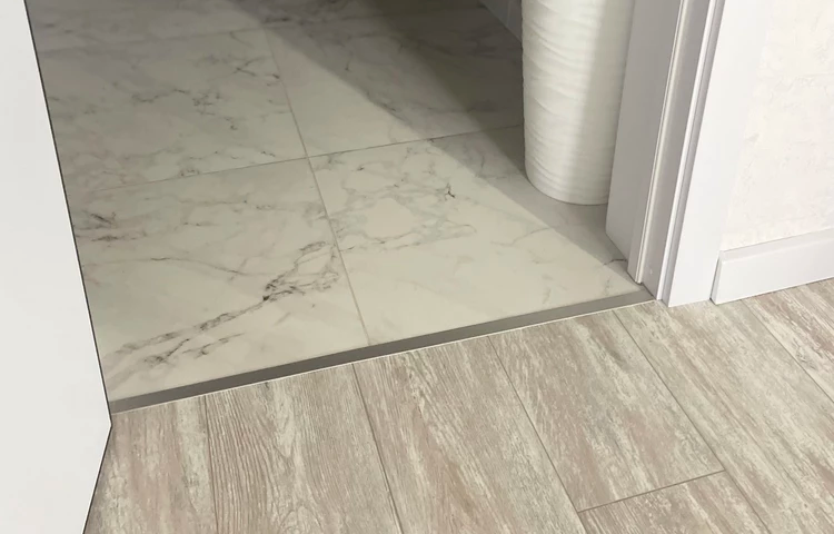 Алюминиевый  профиль ПТ-18 (659)  бронза/глянец 2,7 м