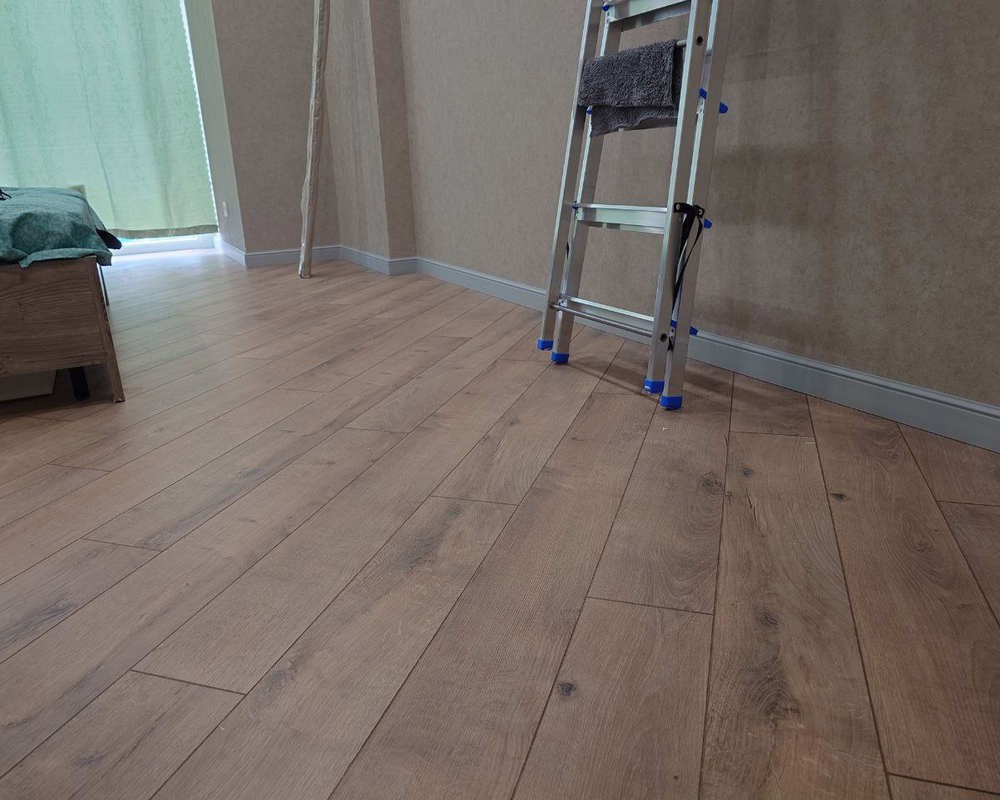 Плинтус из полистирола высокой плотности NMC Wallstyl FL2 Белый