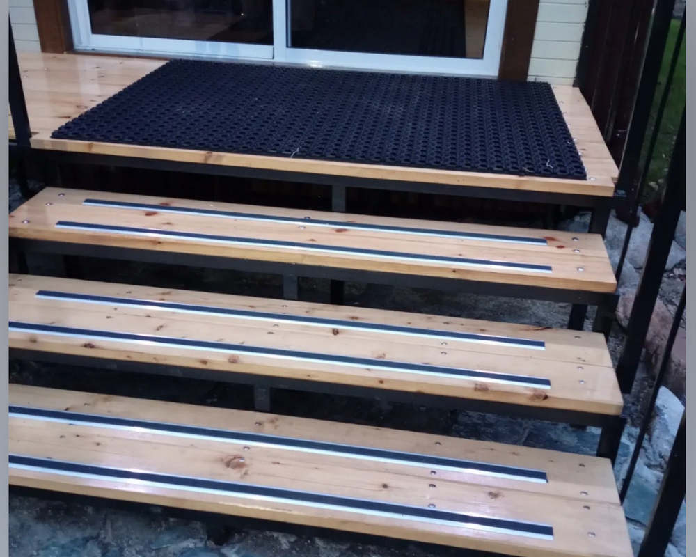 Порог одноуровневый ПС 08.900.15 Черный