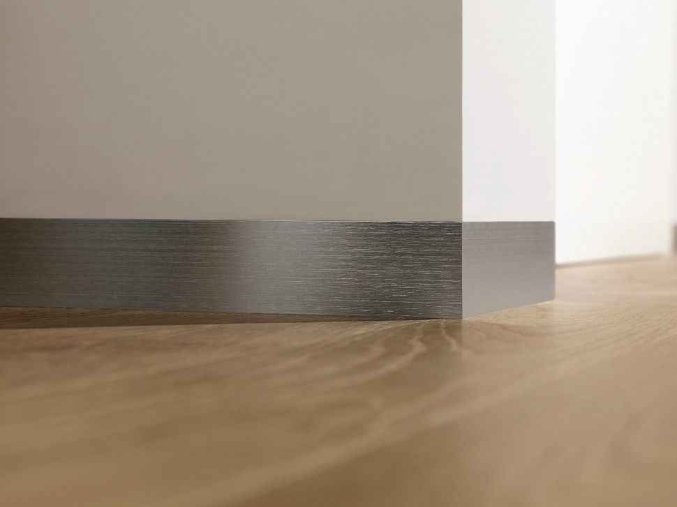 Плинтус алюминиевый. Крац серебро 80 мм BTBS 80A