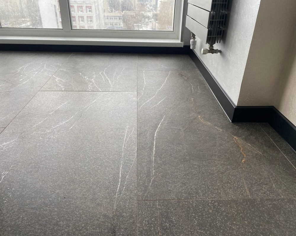 Плинтус ХДФ Dollken Cubu Flex Life 80мм х 2,5 м 0110 Черный