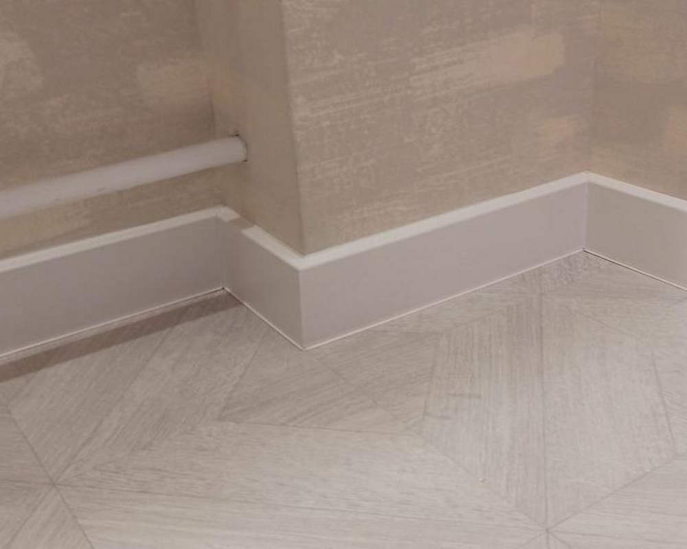 Плинтус ХДФ Dollken Cubu Flex Life XL 60 мм х 2,5 м 5012 Белый