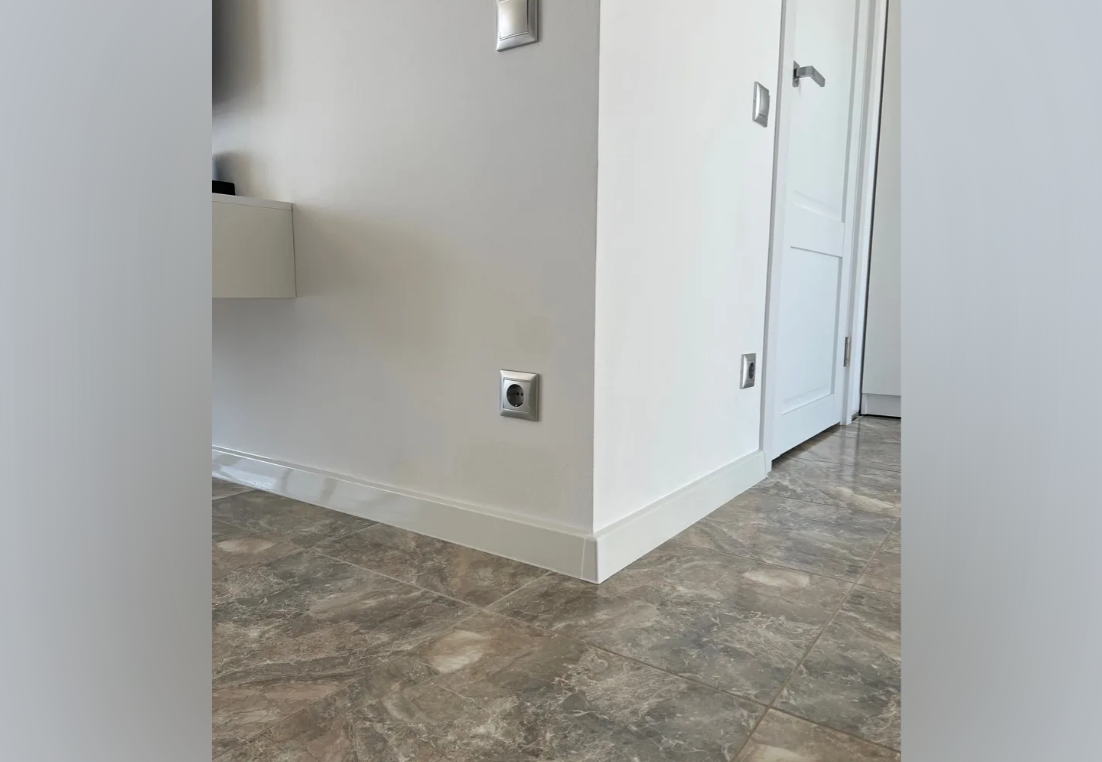 Плинтус ПВХ Волшебная палочка 70мм Home 2,2м 7014