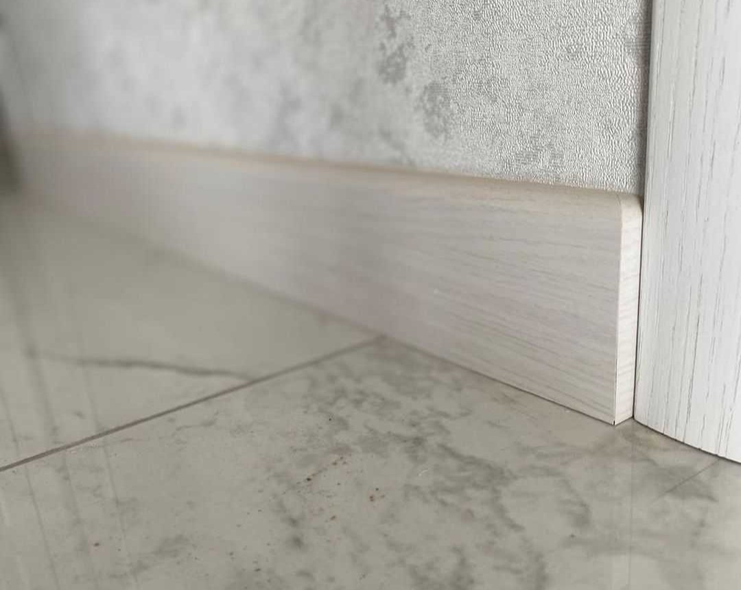 Плинтус МДФ Волшебная палочка Гарден 60 мм.228 Дуб Слоновая кость