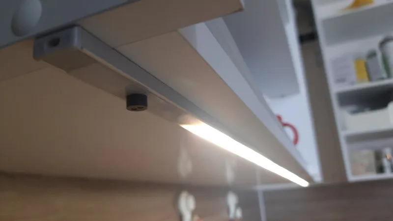 Профиль разделительный Progress PLTLEDAA LED 20*8 мм Анод серебро