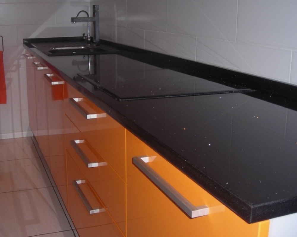 Кухонный плинтус Thermoplast AP630-1905 Чёрный глянец