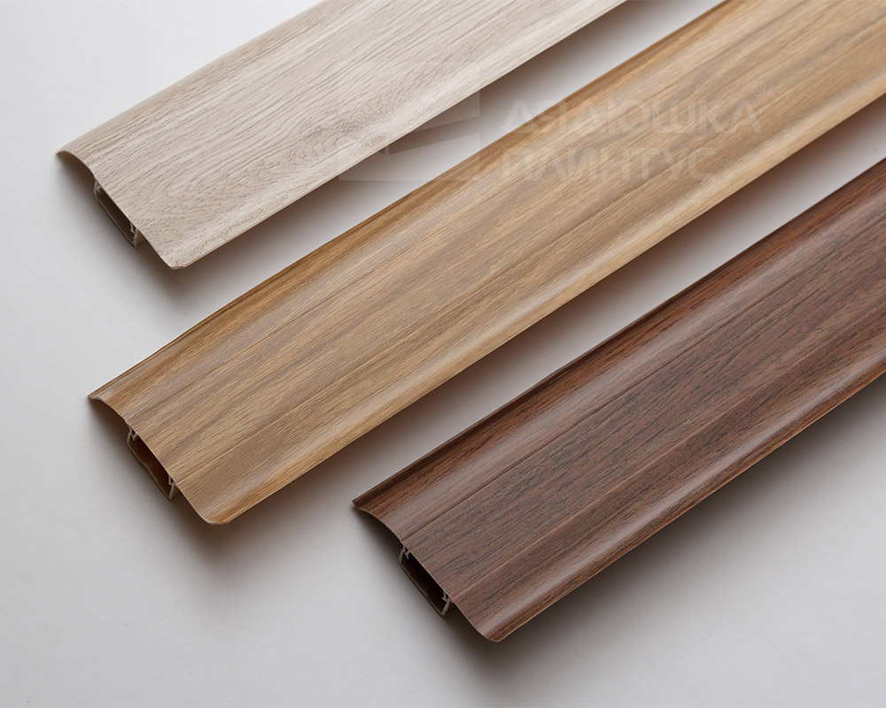 Плинтус ПВХ Идеал Классик 70мм 2,2м 206 Дуб коньячный