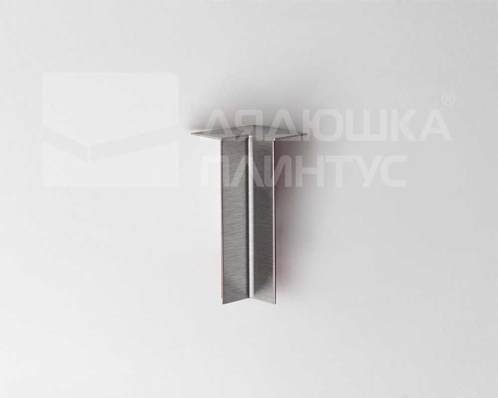 Внутренний угол КПл 60-3НС.001 матовый