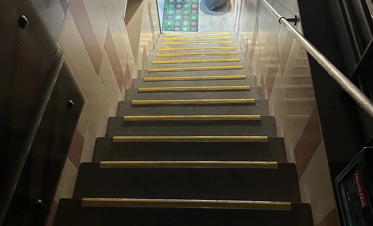 Порог угловой ПУ 07.2700.204л Бронза