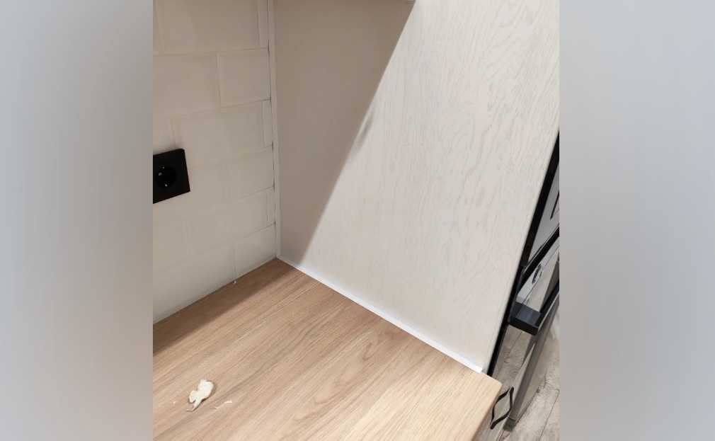 Антиплинтус Апл 01.2700.16. Белый