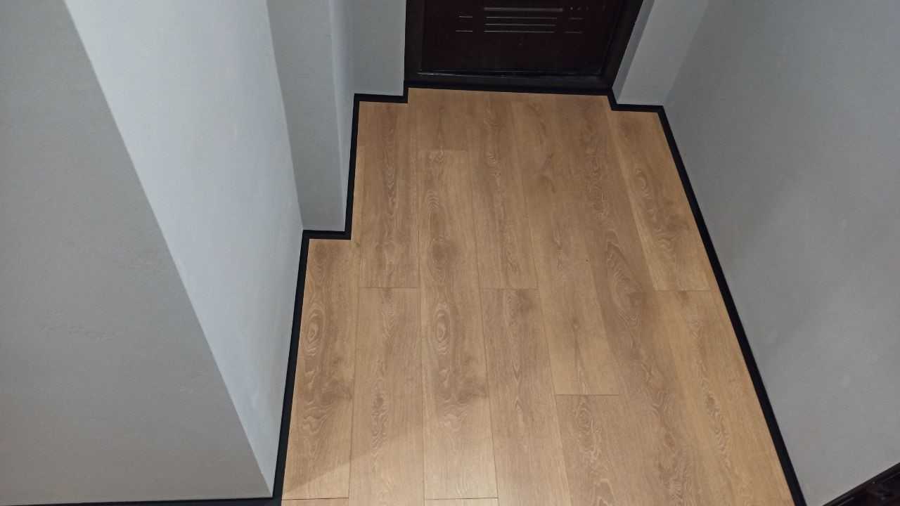 Антиплинтус Апл 02.2700.15. Черный