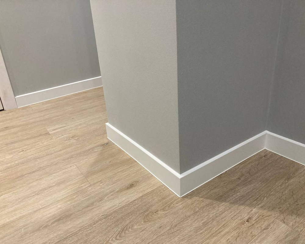 Плинтус ХДФ Dollken Cubu Flex Life XL 60 мм х 2,5 м 5012 Белый