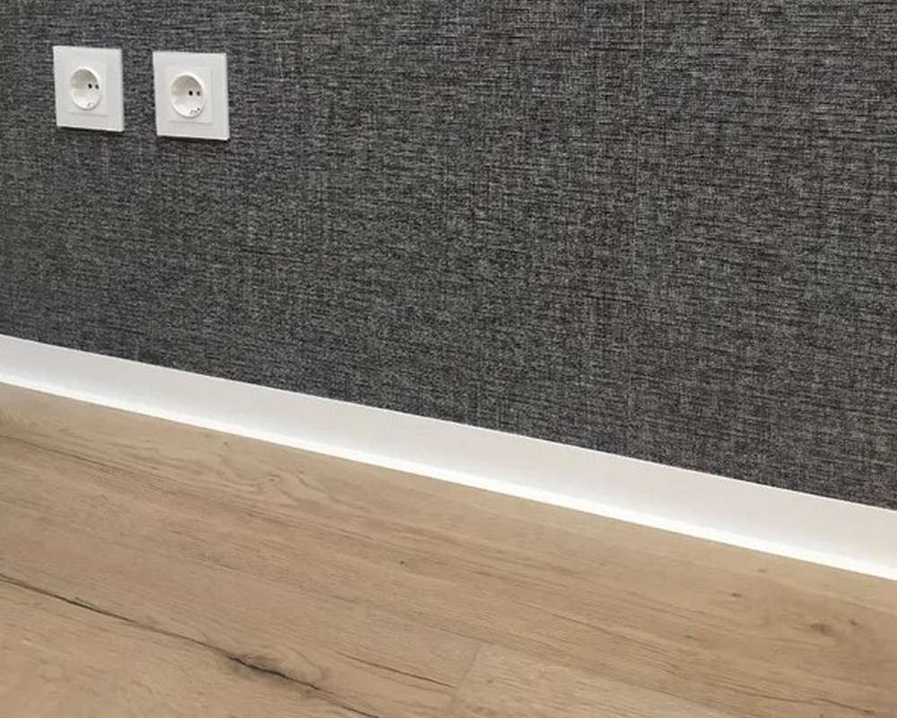 Плинтус эластичный ПВХ Dollken WL50 50мм х 15мм 1137 Белый