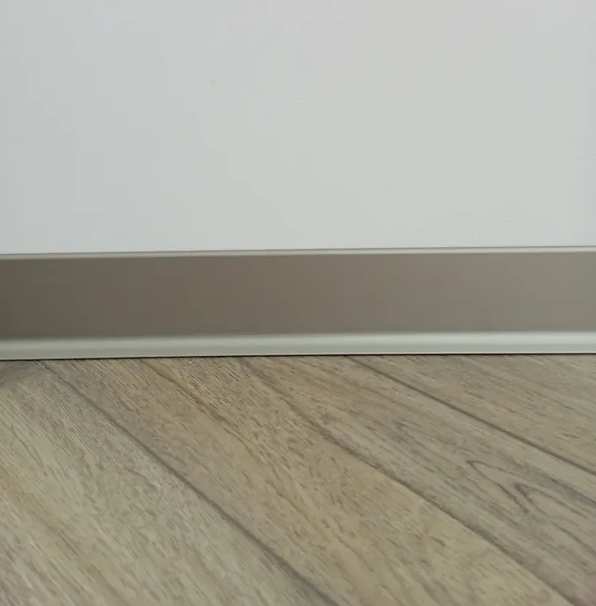 Плинтус алюминиевый Пл 60.2500.042лк Шампань