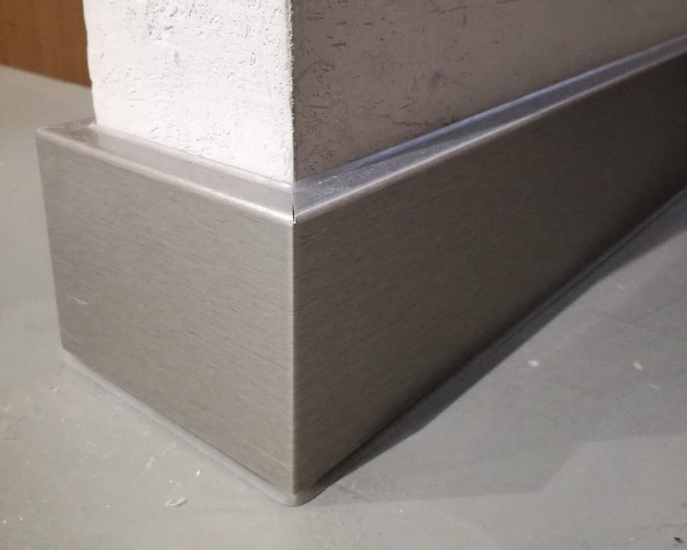 Плинтус ХДФ Dollken Cubu Flex Life 40мм х 11/13мм х 2,5 м 1246 Платинум Сильвер