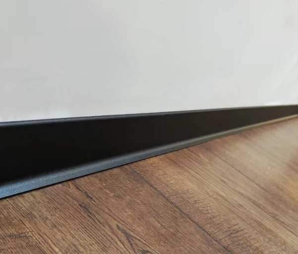 Плинтус алюминиевый Волшебная палочка 40 мм 3,0 м Чёрный матовый