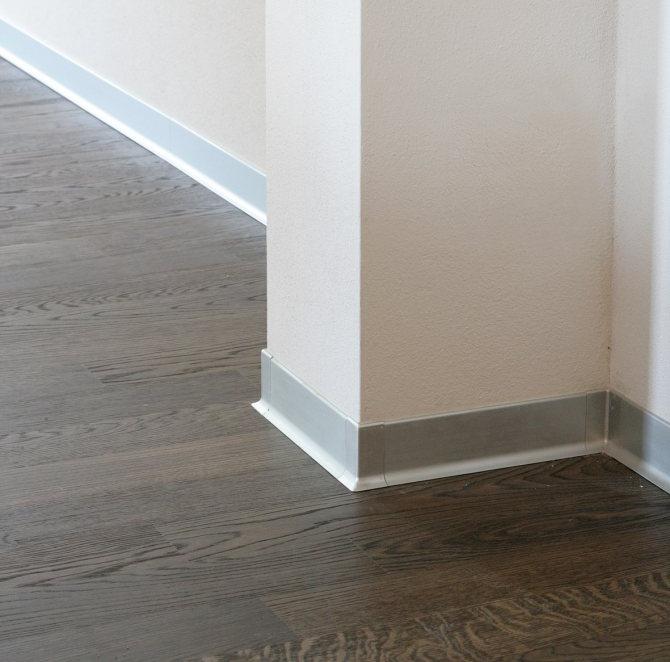 Внутренний угол КПл 60-3НС.001 матовый