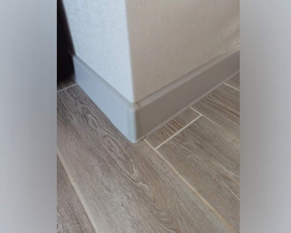 Плинтус ПВХ Волшебная палочка 70мм Home 2,2м 7035