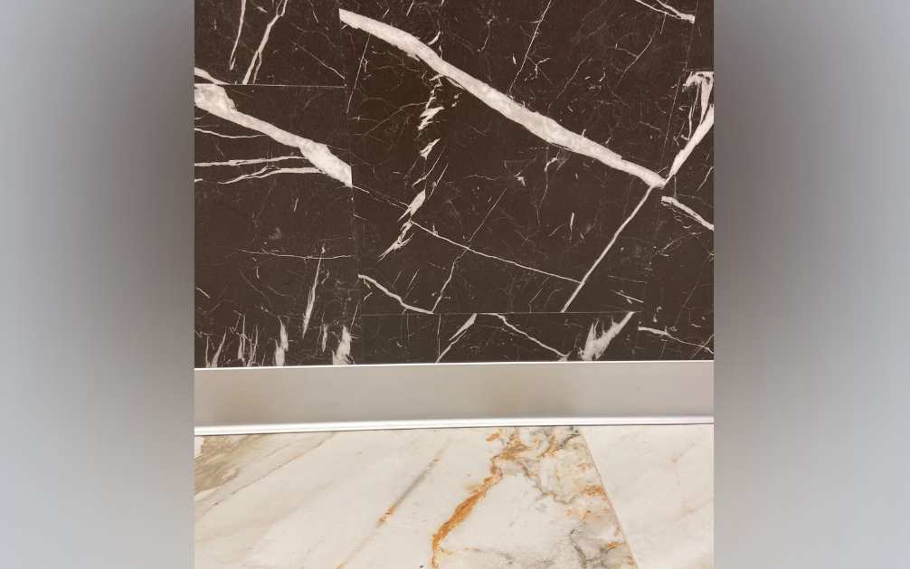 Алюминиевый плинтус AKBD80-MS 2,5м Серебро матовое