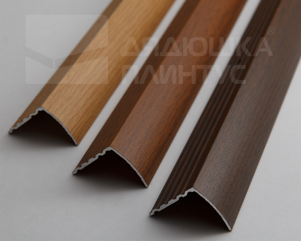 Порог угловой ПУ 04.900.084 Дуб универсальный